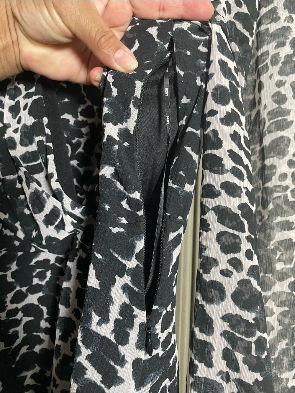 DKNY leopard print midi dress - Picture 7 of 7